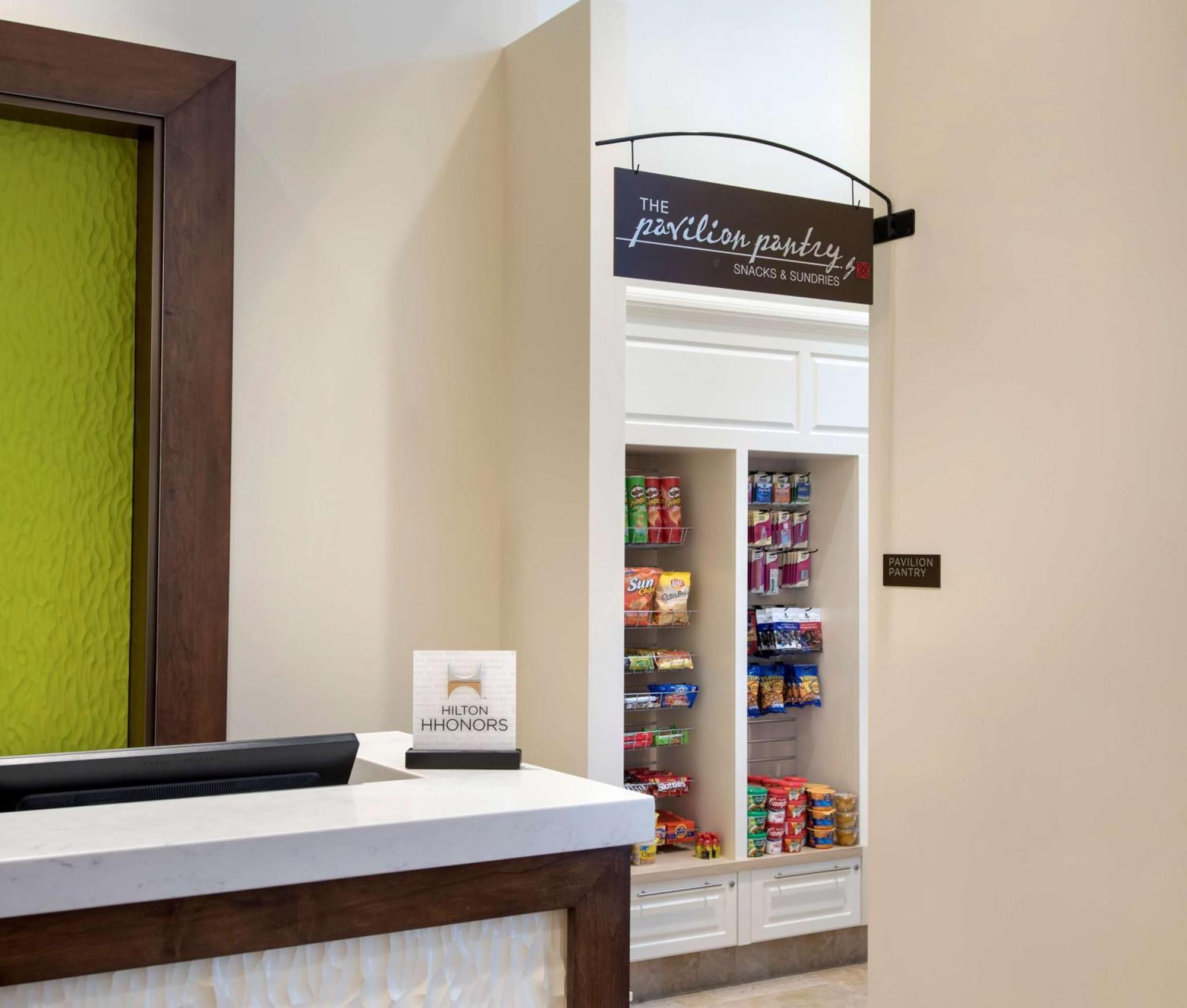 Hilton Garden Inn Chicago Downtown Riverwalk Екстериор снимка