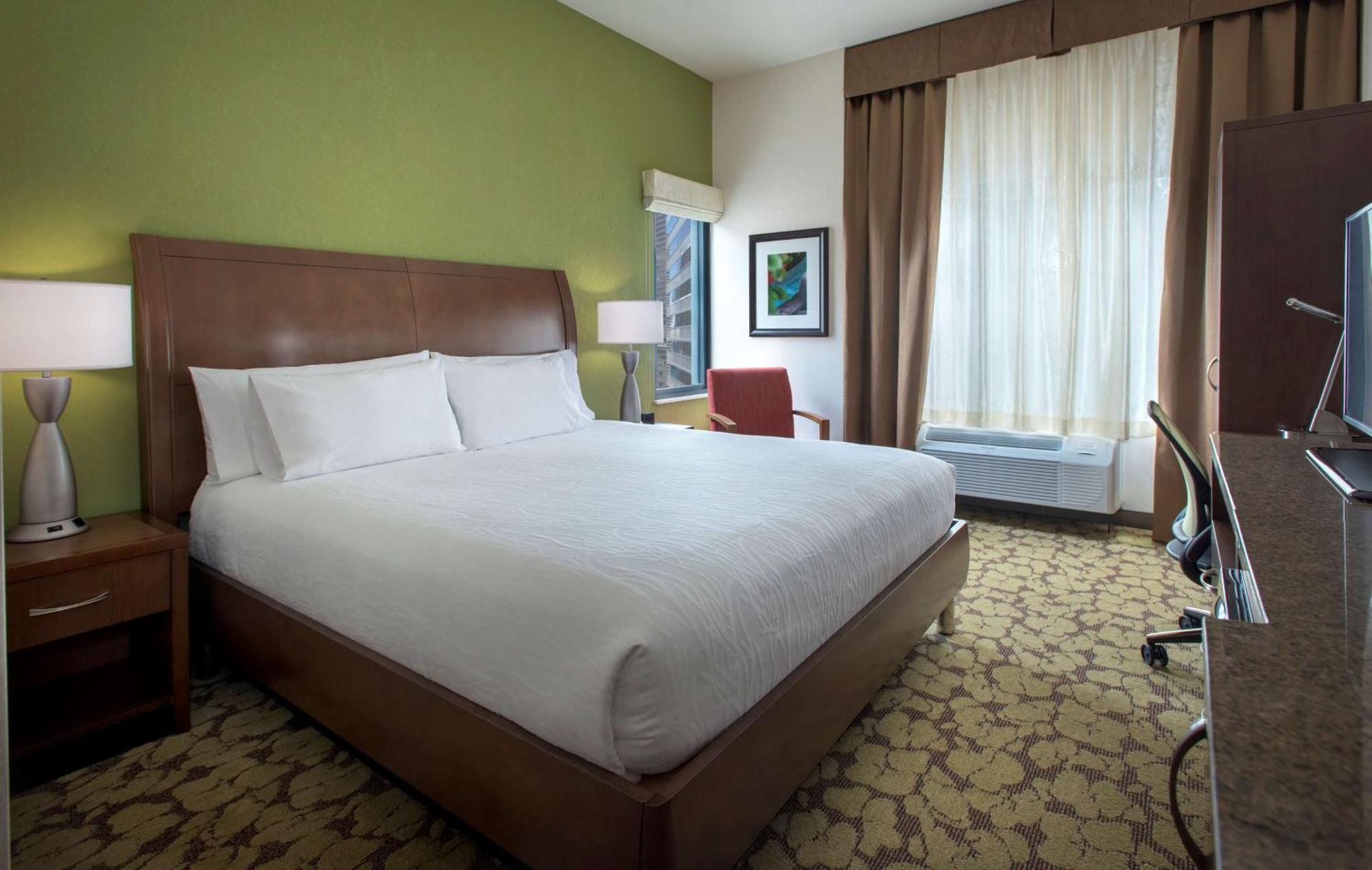 Hilton Garden Inn Chicago Downtown Riverwalk Екстериор снимка