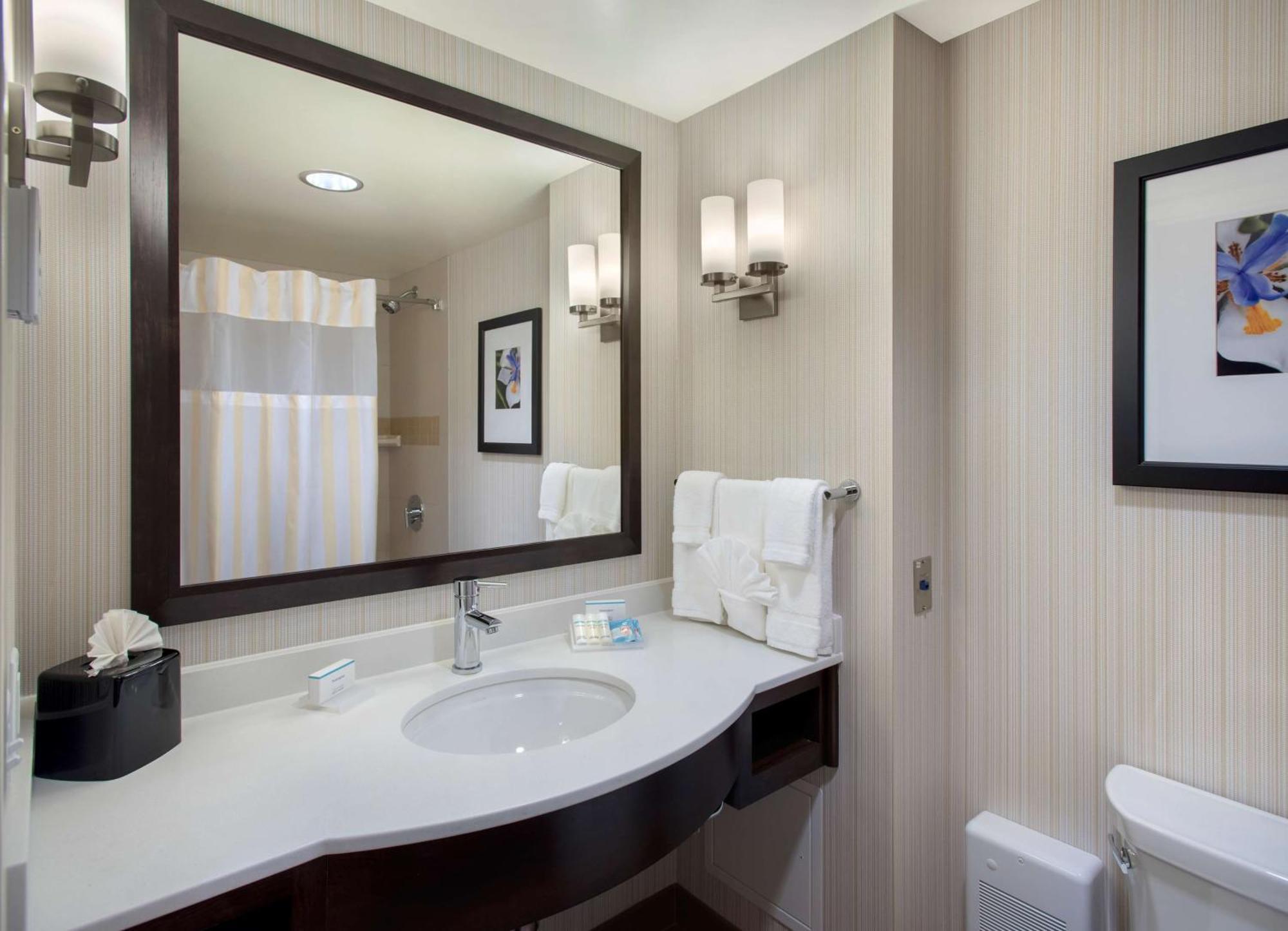 Hilton Garden Inn Chicago Downtown Riverwalk Екстериор снимка