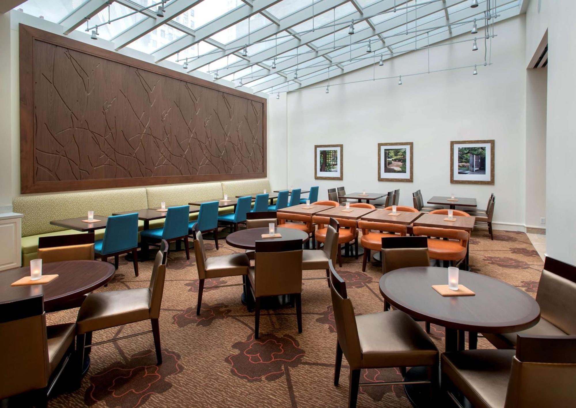 Hilton Garden Inn Chicago Downtown Riverwalk Екстериор снимка