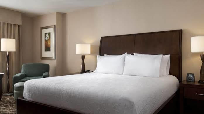 Hilton Garden Inn Chicago Downtown Riverwalk Екстериор снимка