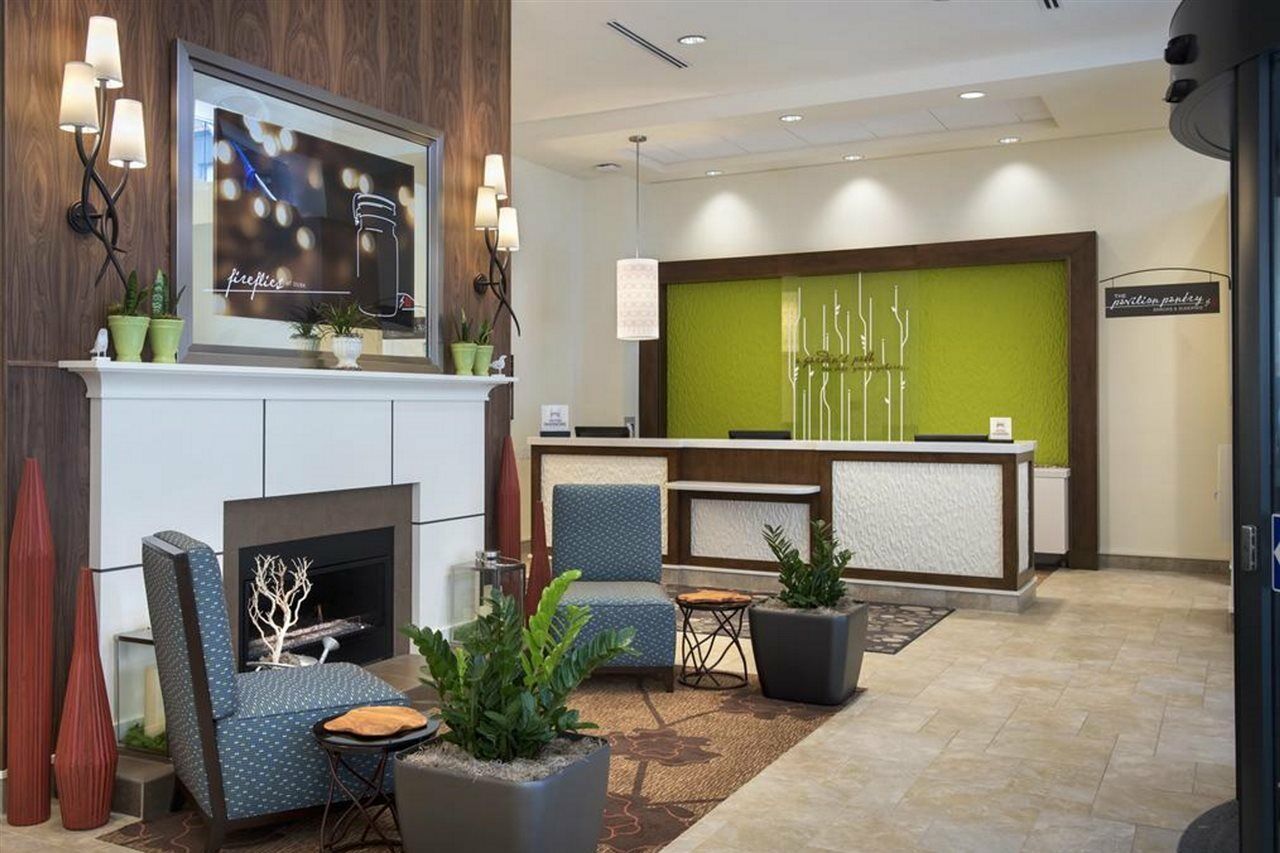 Hilton Garden Inn Chicago Downtown Riverwalk Екстериор снимка